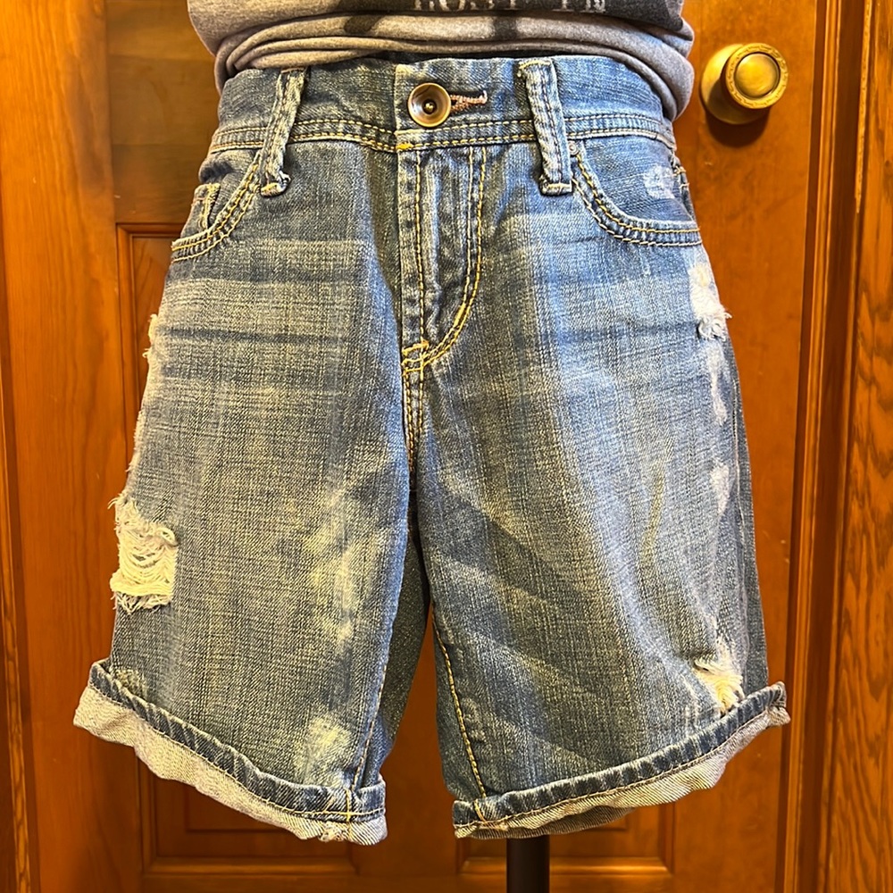 !iT distressed denim shorts size 27